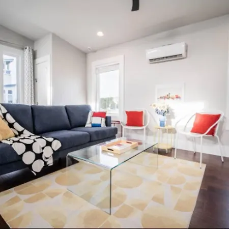 Villa Luxury W - Soaktub- King - Backyard - Fountain Sq